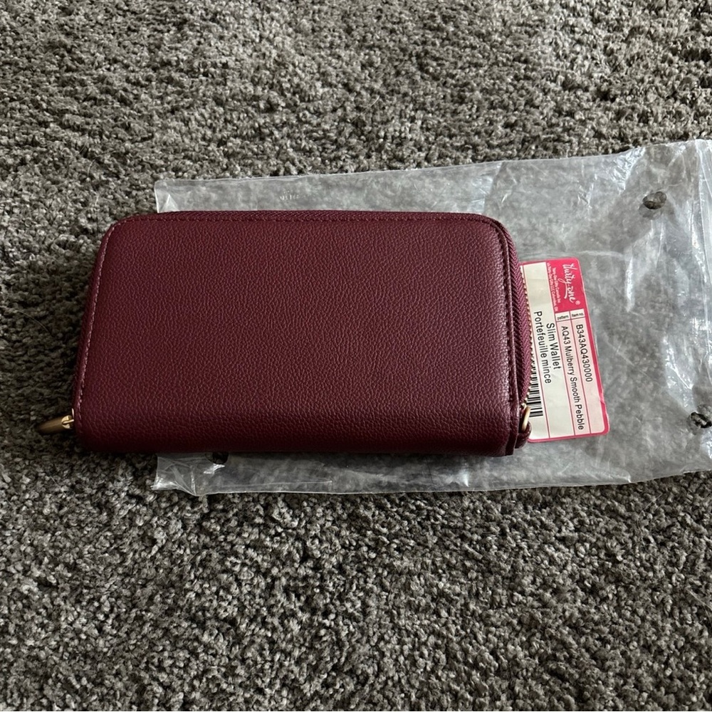 Burgundy Zip-Around slim Wallet